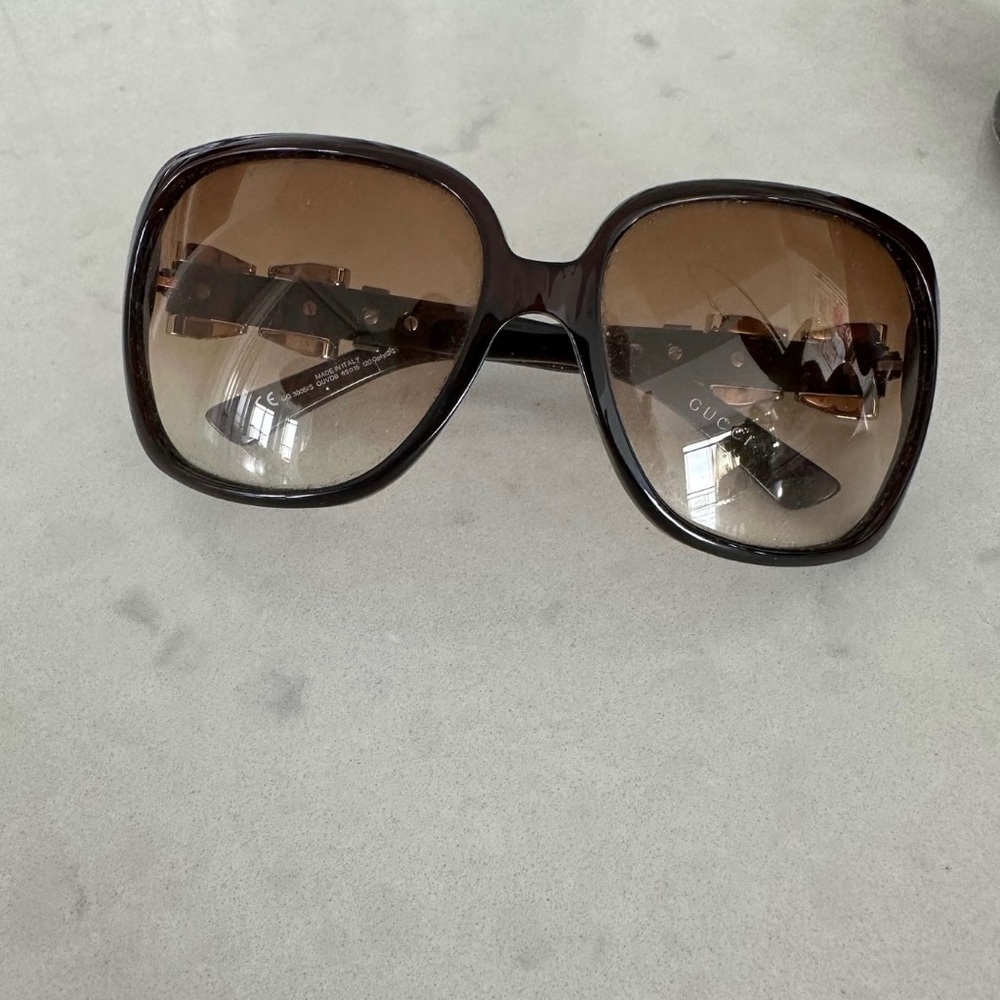 *SOLD* Authentic Gucci sunglasses with bow detail
